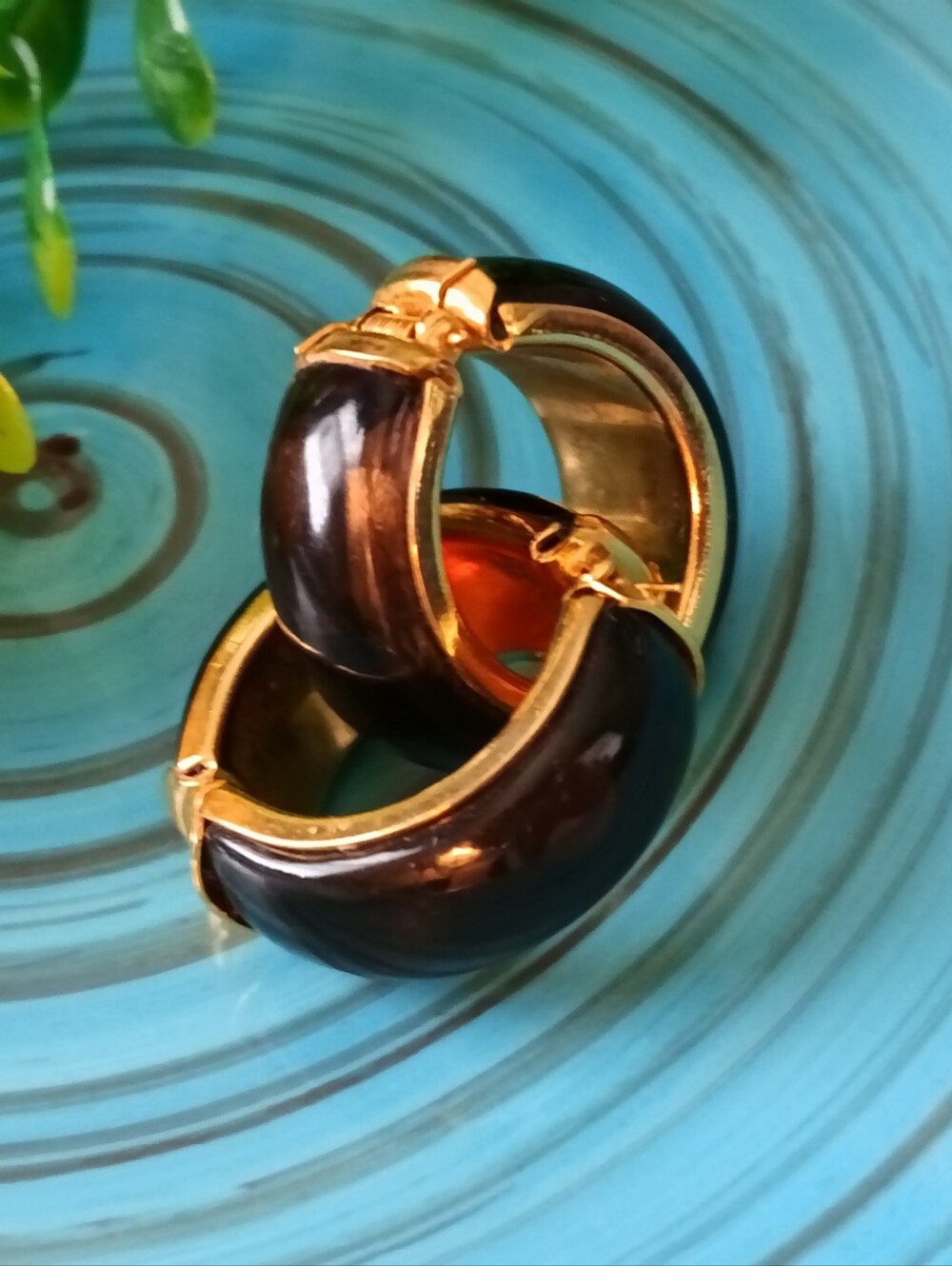 Vintage Brown & Gold Enamel Wide Hoop Clip Earrings (1" x 1")